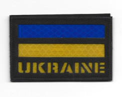 ECUSSON   PATCH PVC ET TISSU. UKRAINE . - Patches