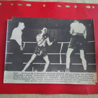 PHOTO SPORT BOXE BOXEUR AU PALAIS DE LA MUTUALITE FERNANDEZ ET MAIGRET - Sports