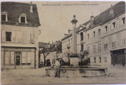 BAUME-LES-DAMES (25) : L'Hôtel-de-Ville Et Place Du Capitole - Dos Taché - Baume Les Dames