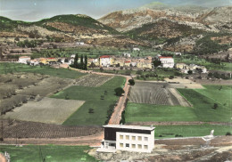 La Palud Sur Verdon * Vue Aérienne Générale Du Village Et L'auberge De Jeunesse - Autres & Non Classés