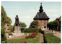 Visé - Monument De La Guerre Et Hôtel De Ville - Wezet