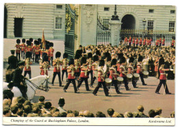 Changing Of The Guard At Buckingham Palace - London - Buckingham Palace