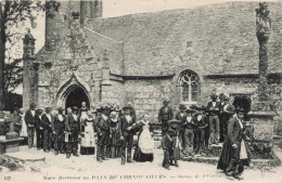 ROYAUME-UNI - Angleterre - Cornouailles - Sortie De L'église - Animé - Carte Postale Ancienne - Autres & Non Classés