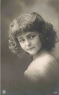 PHOTOGRAPHIE -  Portrait  D'un Enfant - Carte Postale Ancienne - Photographs