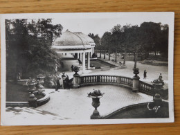 88 - VOSGES - Vittel - Les Galeries Et L'Escalier Du Grand Hôtel - Vittel