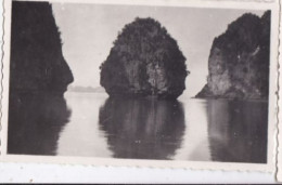 6 Photos Indochine Vietnam Baie D'Halong Jonques Sampans Rocher De La Fraise  Réf 26926 - Asien