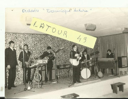 Orchestre    Dominique  Adelin  Dans Les Annee 1960 Photo Costeseque  Lezignan - Objets Dérivés