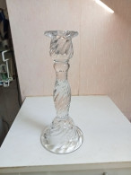 Bougeoir En Verre Moulé Ancien Hauteur 25 Cm - Candelabri E Candelieri