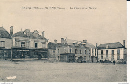 Bazoches Sur Hoene (61 Orne) La Place De La Mairie - Bazoches Sur Hoene