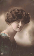 PHOTOGRAPHIE - Portrait - Femme - Carte Postale Ancienne - Photographie
