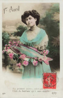 FETES ET VOEUX - Poisson D'Avril - Une Femme Tenant Un Gros Poisson - Colorisé - Carte Postale Ancienne - Erster April