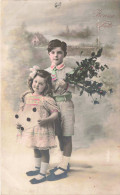 ENFANTS - Un Frère Et Une Sœur - Fleurs  - Colorisé - Carte Postale Ancienne - Groepen Kinderen En Familie