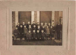 Photographie - Photo De Classe Limont 1924 25 26 - Dim 16,5/12 Cm Collé Sur Carton - Identified Persons