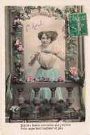 FETES ET VOEUX - Poisson D'avril -  Une Femme Tenant Un Poisson - Colorisé - Carte Postale Ancienne - 1er Avril - Poisson D'avril