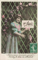 FETES ET VOEUX - Poisson D'avril - Une Femme Tenant Un Poisson - Colorisé - Carte Postale Ancienne - April Fool's Day