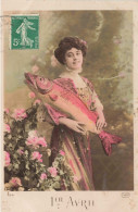 FETES ET VOEUX - Poisson D'avril - Une Femme Tenant Un Poisson - Colorisé - Carte Postale Ancienne - 1er Avril - Poisson D'avril