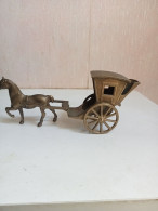 Cheval Et Charette En Laiton Ou Bronze Longueur 18 Cm Hauteur 8 Cm - Bronzes