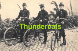 Delcampe - CPA BELGIQUE FETE MILITAIRE DU CENTENAIRE UNIFORM BELGE CARABINIERS CYCLISTES  - Uniformen