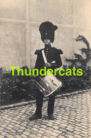 Delcampe - CPA BELGIQUE FETE MILITAIRE DU CENTENAIRE UNIFORM BELGE TAMBOUR DU REGIMENT D'ELITE  - Uniformen