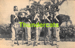 Delcampe - CPA BELGIQUE FETE MILITAIRE DU CENTENAIRE UNIFORM BELGE INFANTERIE DE LIGNE  - Uniformen