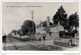 44- MAUVES-  LA  VOIE  FERREE  N579 - Mauves-sur-Loire