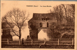 N°112980 -cpa Vernon -le Vieux Moulin- - Watermolens
