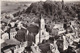 70. JUSSEY. CPA.  VUE AERIENNE.  L'EGLISE ET LA SALLE DES FETES. ANNEE 1972 + TEXTE. - Jussey