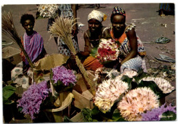 Afrique En Couleurs - Marchandes De Fleurs - Kenya