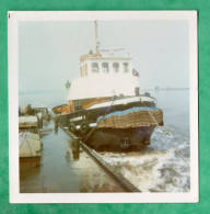 Marine Bateau Photo Du  Remorqueur " Bon Secours 1 " ( Format 9cm X 9cm ) Seine ? - Remolcadores