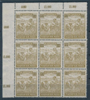 ** 1924 Arató 600K ívsarki 9-es Tömb, Benne 800K Lemezhiba (min 50.000) / Mi 394 Corner Block Of 9 With Plate Variety - Autres & Non Classés