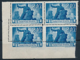 ** 1945 Újjáépítés 240P ívsarki Négyestömb Nagyon Látványosan Elfogazva / Mi 831 Corner Block Of 4 With Strongly Shifted - Andere & Zonder Classificatie