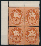 ** 1946 Lovasfutár 4 Ezer P ívsarki Négyestömb Ránccal / Mi 880 Corner Block Of 4 With Crease - Autres & Non Classés