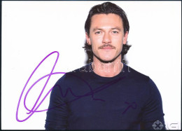 Luke Evans (1979-) Színész Aláírása Fotón / Autograph Signature - Autres & Non Classés