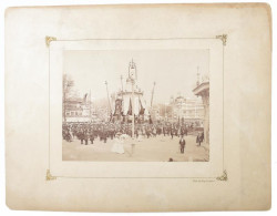 1896 Budapest, Millenniumi Kiállítás és ünnepség, Kartonra Kasírozott Fotó Kösz György Műterméből, 17,5×23,5 Cm - Other & Unclassified