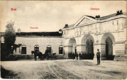 * T2/T3 Arad, Várkapu, őrszoba, Katonák / Castle Gate, Guard Room, K.u.K. Soldiers (kis Szakadás / Small Tear) - Non Classés