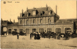 T2/T3 1917 Douai, La Gare / Railway Station, Horse Carts (EK) - Non Classés