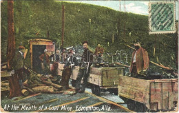 T3 1911 Edmonton (Alta), At The Mouth Of A Coal Mine, Miners With Mine Carts. TCV Card (creases) - Non Classés