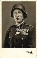 * T2 Magyar Katona Kitüntetésekkel / Hungarian Military, Soldier. Berzéki Műterem (Debrecen) Photo - Zonder Classificatie