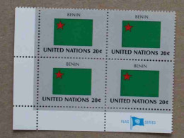 Ny84-01 : Nations-Unies (N-Y) - Drapeaux Des Etats Membres De L'ONU (V), Bénin Avec Une Vignette - Neufs