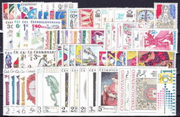 ** Tchécoslovaquie 1977 Mi 2356-2420 (Yv 2192-2253), (MNH), L'année Complete - Full Years