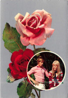 COUPLE - Un Couple Et Des Roses - Blonde - Colorisé - Carte Postale - Parejas