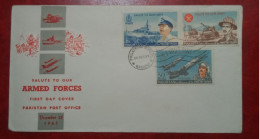 1965 PAKISTAN FDC COVER WITH STAMPS SALUTE TO ARMED FORCES - Pakistan