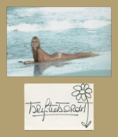 Brigitte Bardot - Rare Jolie Carte Signée Avec Dessin De Fleur + Photo - 1987 - Actors & Comedians