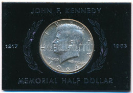 Amerikai Egyesült Államok 1964. 1/2$ Ag "Kennedy" Műanyag Tokban T:AU,XF Patina USA 1964. 1/2 Dollar Ag "Kennedy" In Pla - Ohne Zuordnung