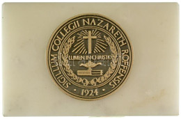 Amerikai Egyesült Államok DN "Sigillum Collegii Nazareth Roffensis 1924" Fém Emlékérem Márványtömbön, Papírtokban (38mm) - Non Classés