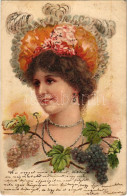 * T3 Lady With Grapes, Decorated Litho (EK) - Zonder Classificatie