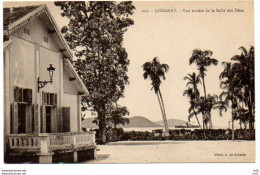 GUINEE FRANCAISE  ( Afrique ) - CONAKRY - Vue Arrière De La Salle Des Fetes - Guinée Française