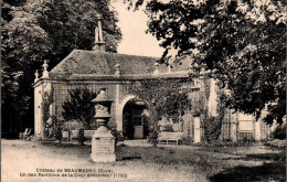 N°113033 -cpa Château De Beaumesnil- Un Des Pavillons De La Cour D'honneur- - Beaumesnil