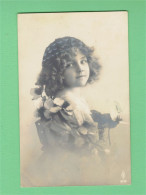 XB1088 JEUNE FILLE  FILLETTE , ENFANT, GIRL , FAMOUS GRETE REINWALD ART DECO HAT FASHION RPPC - Portraits