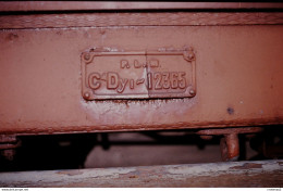 Photo Diapo Diapositive Slide Train Locomotive Plaque Wagon PLM CDyI 12365 à Clermont Le 17/01/1992 VOIR ZOOM - Diapositives